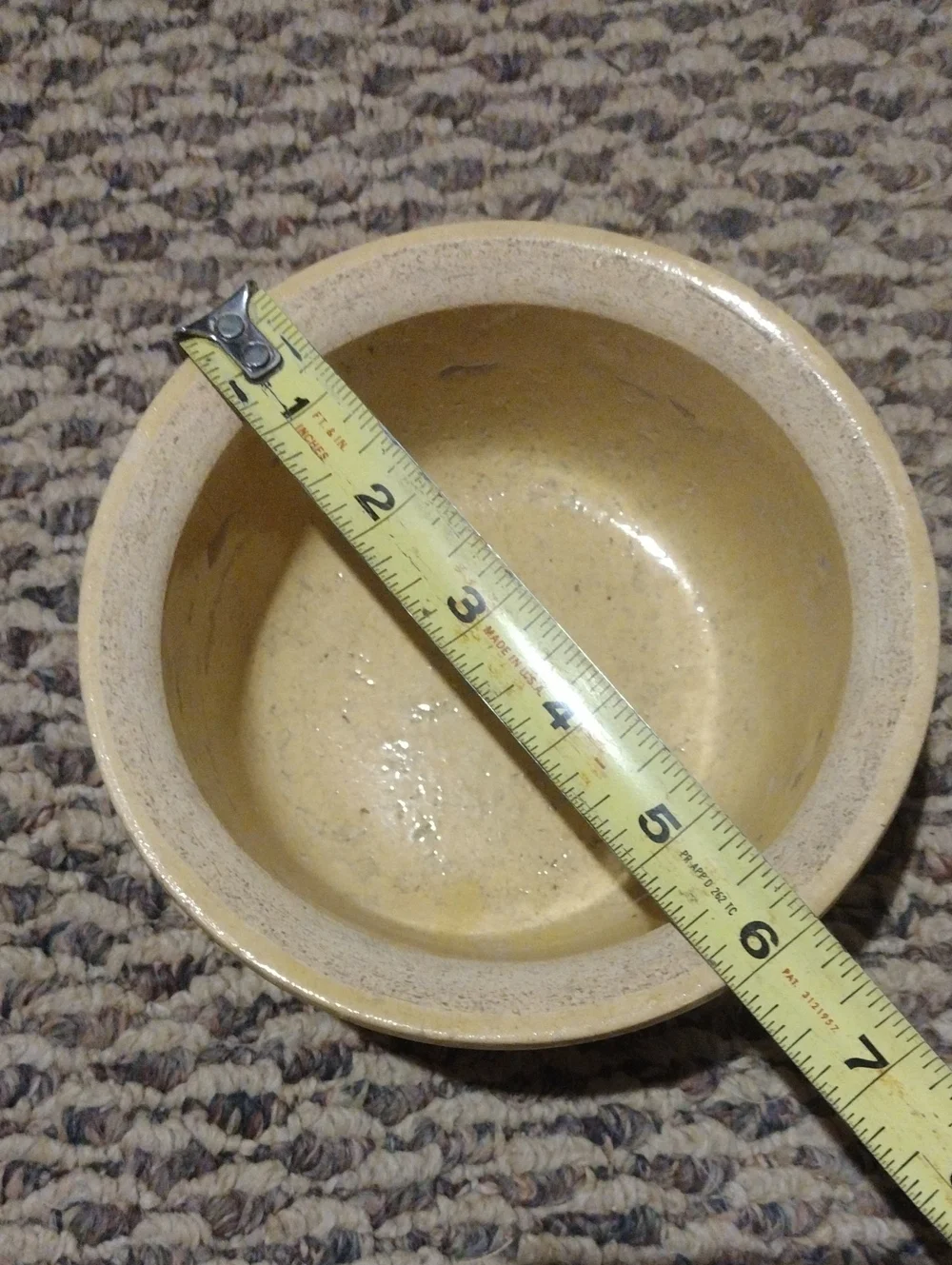 Classic ceramic crock style pet dish